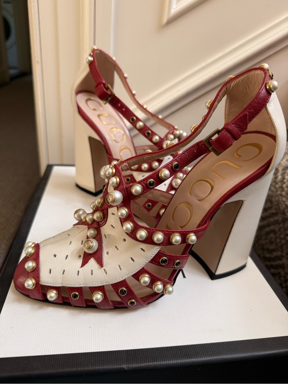 Gucci Cream and Red Pearl-Embellished Leather Heel